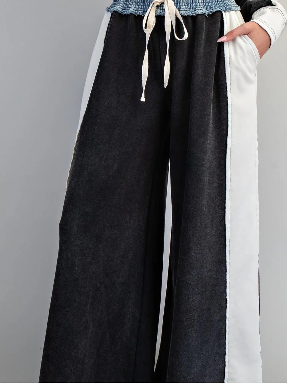 💕NEW! Washed 2-piece Black & Blue Denim lounge set - Picture 10 of 11